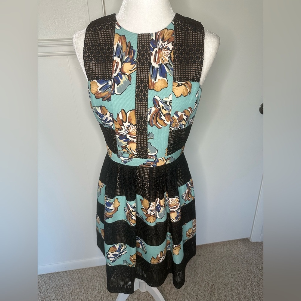 BCBGMaxAzria Black and light blue Lace Dress size size 6 - Picture 5 of 11